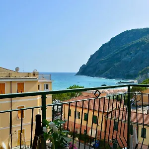 monterosso-rooms.hotelitalianriviera.com/